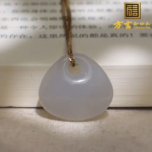 美滋滋方言和田玉精美佩戴级高冰底青海料烟青玉饱满平安扣吊坠O