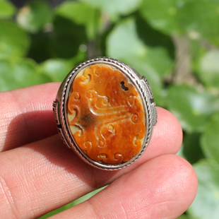 方言和田玉精品新疆黄沁皮和田籽料兽面守护银镶玉原石戒指扳指A1