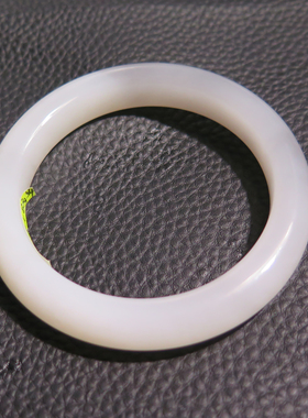 亮眼方言和田玉精品收藏级青海老坑细腻细腻白玉带烟紫54mm手镯X5