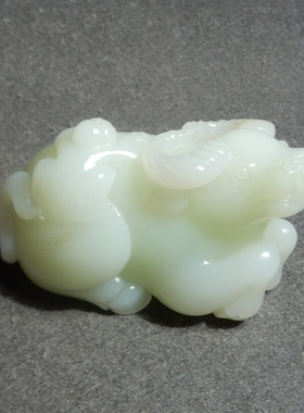 精品方言和田玉珍藏级细腻油润俄料白玉带翠俏雕扭转乾坤板件X3