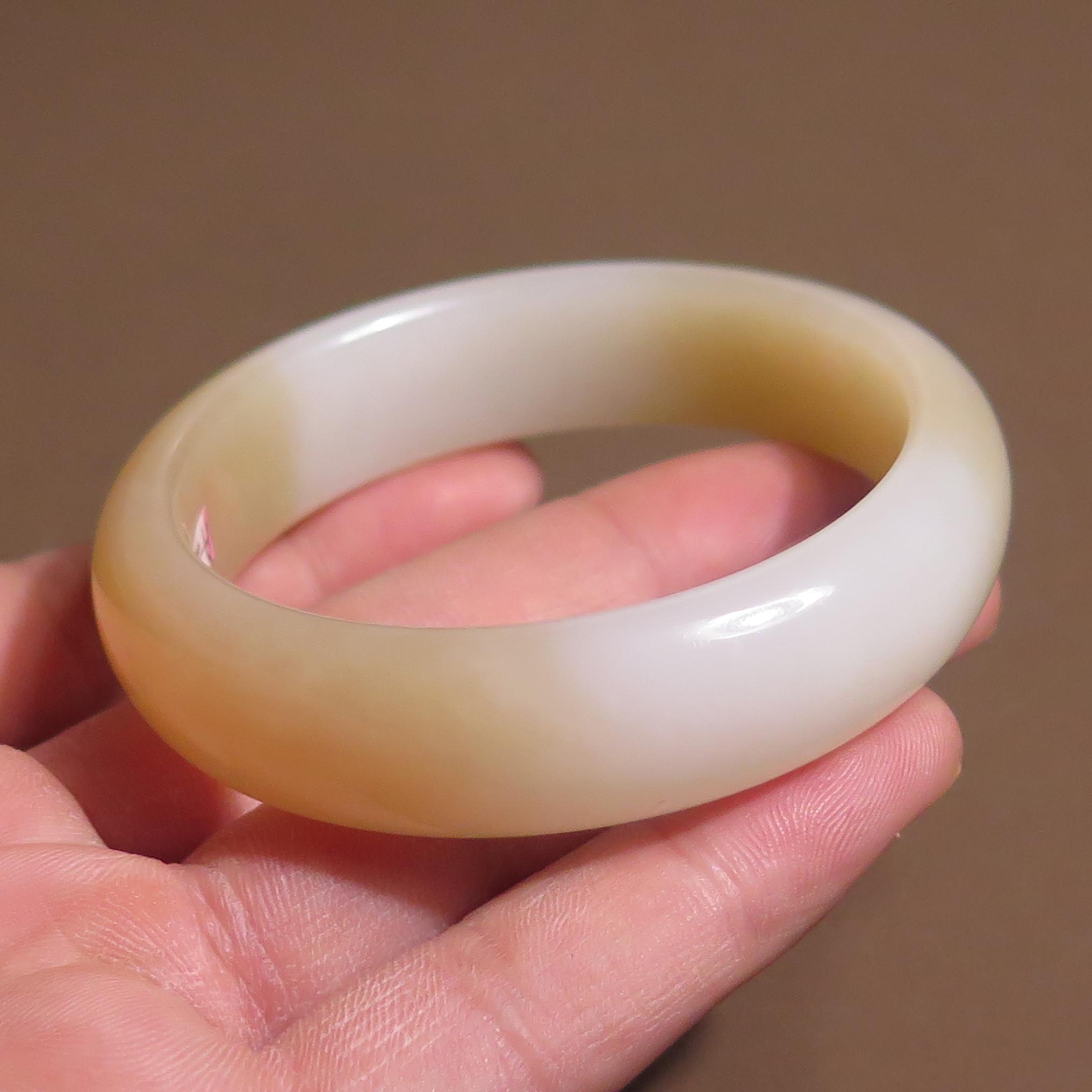 亏麻了方言品牌和田玉精品新疆且末料高品质糖白玉内径52mm手镯X7