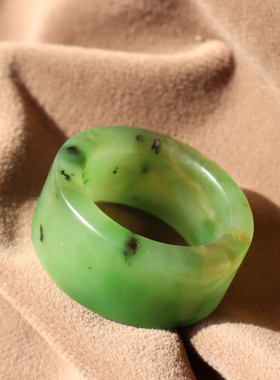 俄罗斯冰底苹果绿碧玉卡20mm扳指