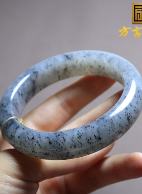 新疆点墨青花白玉籽料卡57mm手镯