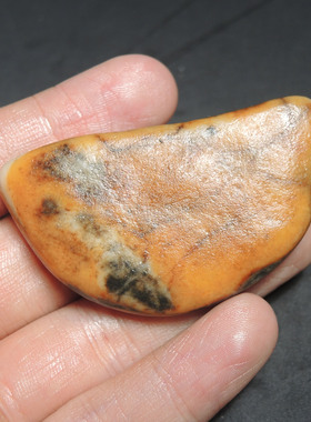 方言品牌和田玉佩戴级唐河料黄沁皮原生黄玉特色饺子原石玩料R2