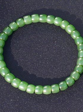 方言和田玉俄无黑点阳绿碧玉手串