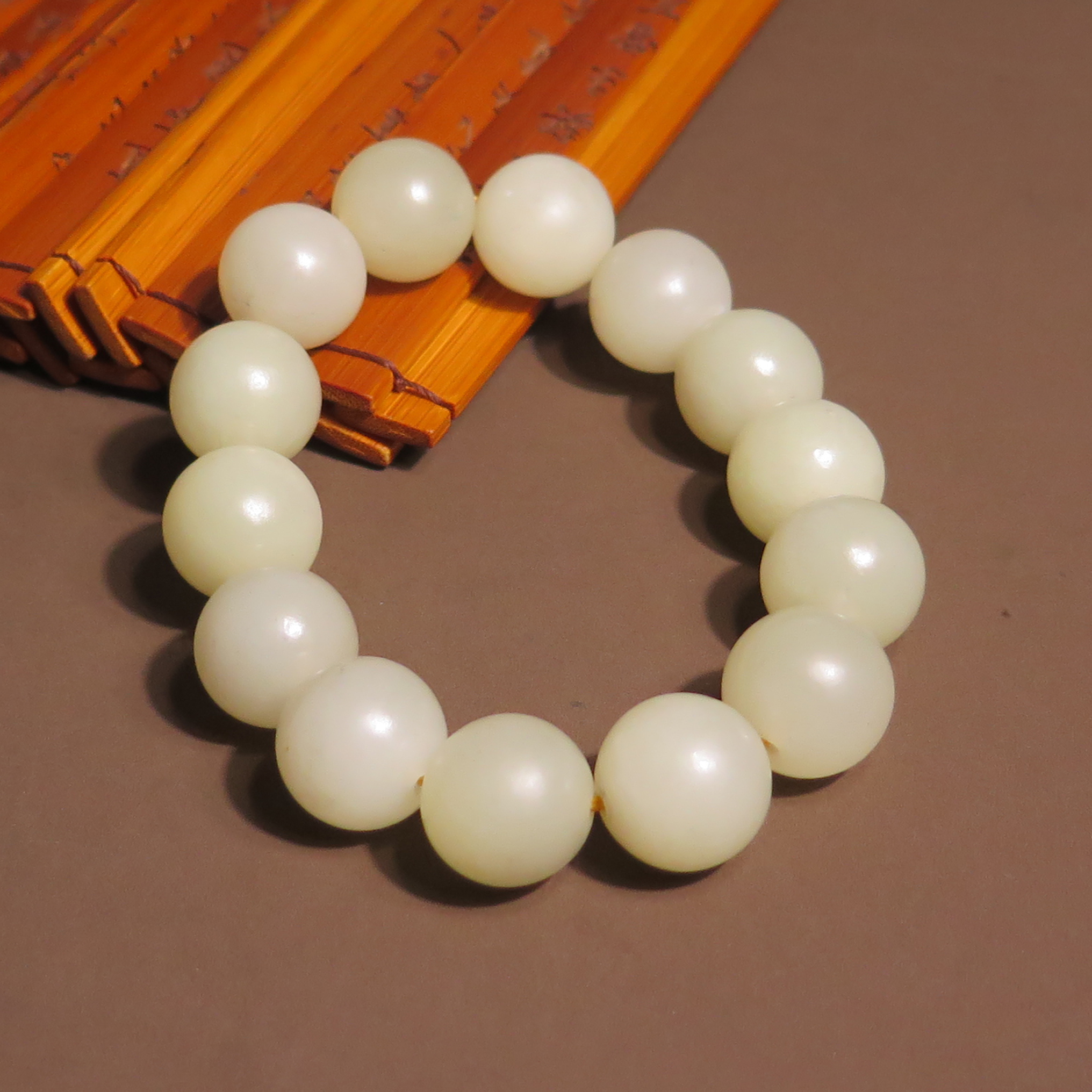 大动作方言精品和田玉罕见新疆且末蜂蜜晴水糖玉卡16mm手链手串X7