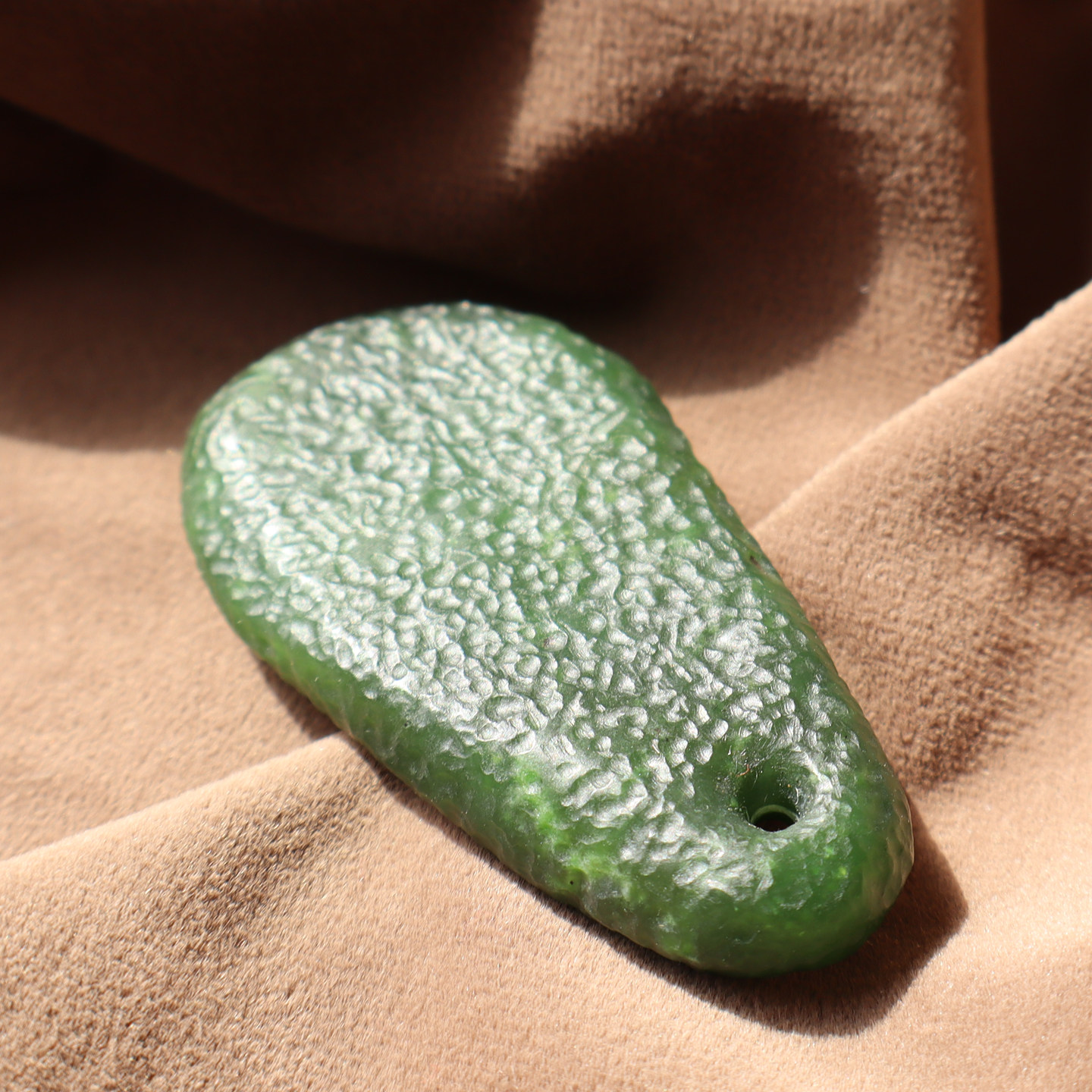 震惊方言品牌和田玉精品级俄罗斯菠菜绿碧玉老广工牌子吊坠挂件A2