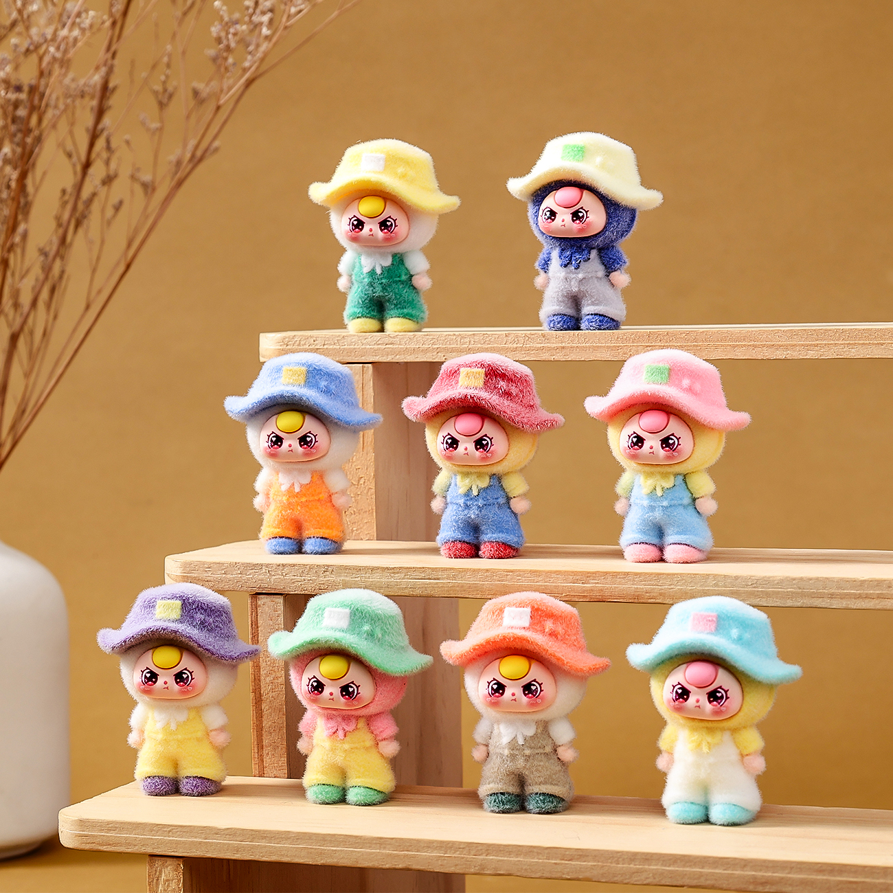 新款植绒露营风娃三岁萌粒公仔