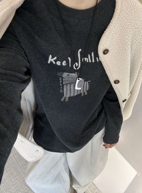 ONE26087正版冬新品百搭圆领套头卡通小狗印花加厚磨毛长袖T恤女