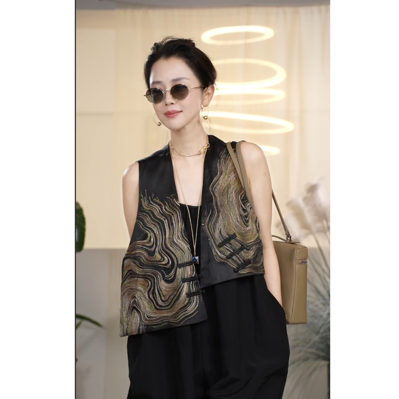 X【叭哒不惑】 国色天香 桑蚕丝香云纱段染刺绣时尚中式无袖马甲