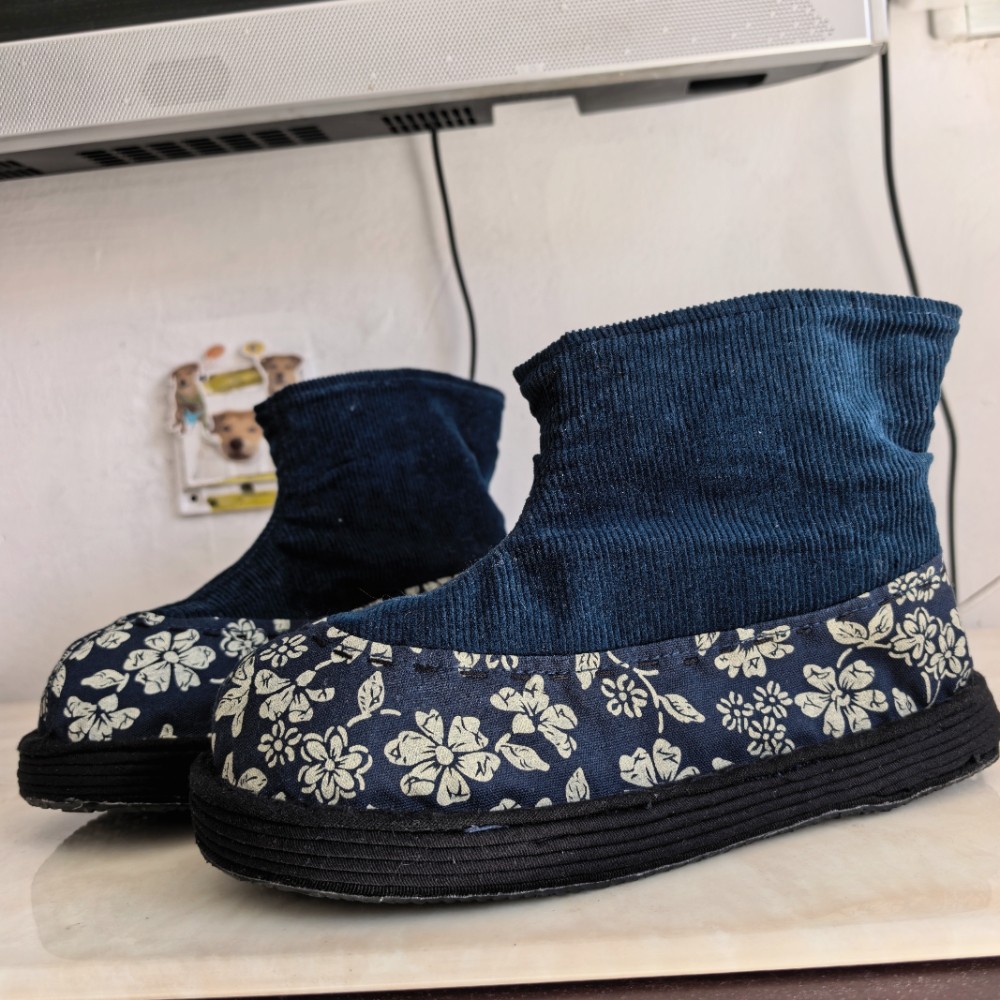 妙善音新品时尚布靴女鞋手工布鞋棉布绣花民族风个性短靴矮靴。