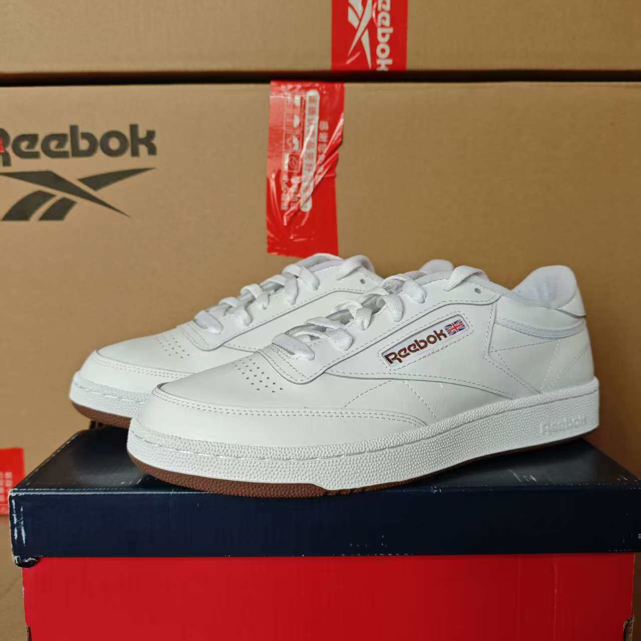 REEBOK锐步男子CLUB C 85二层牛皮经典休闲板鞋 FZ6012