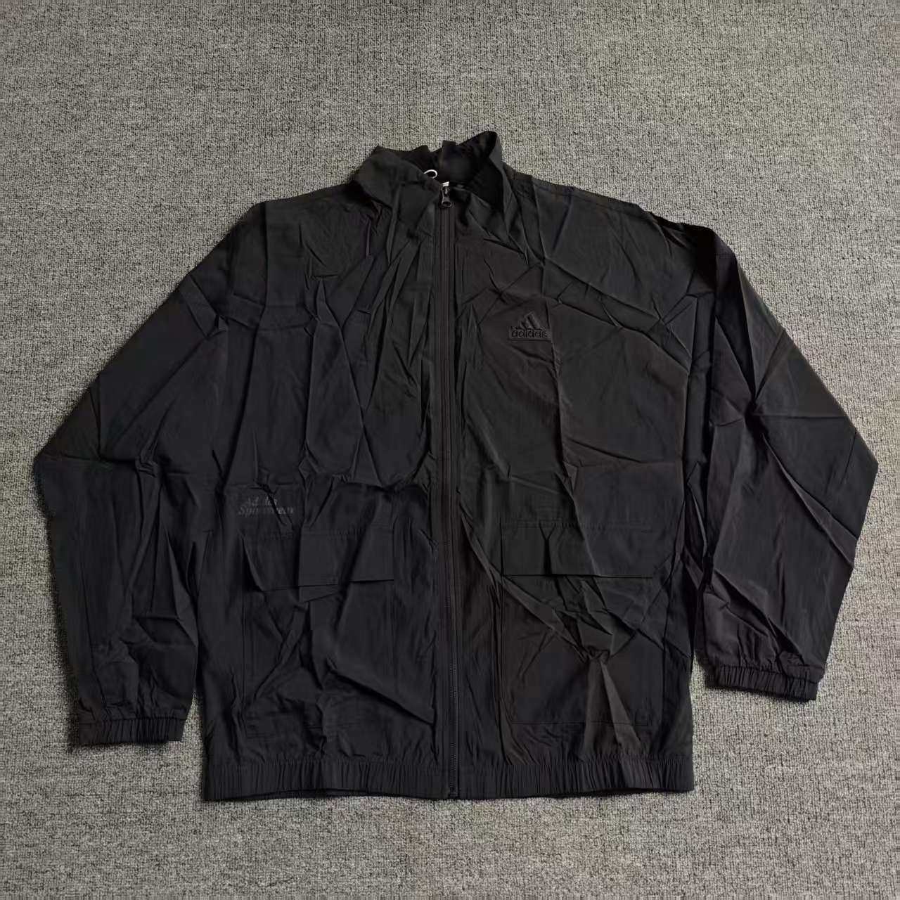 ADIDAS 阿迪达斯男子王安宇同款梭织立领薄款单层夹克外套 IT3954