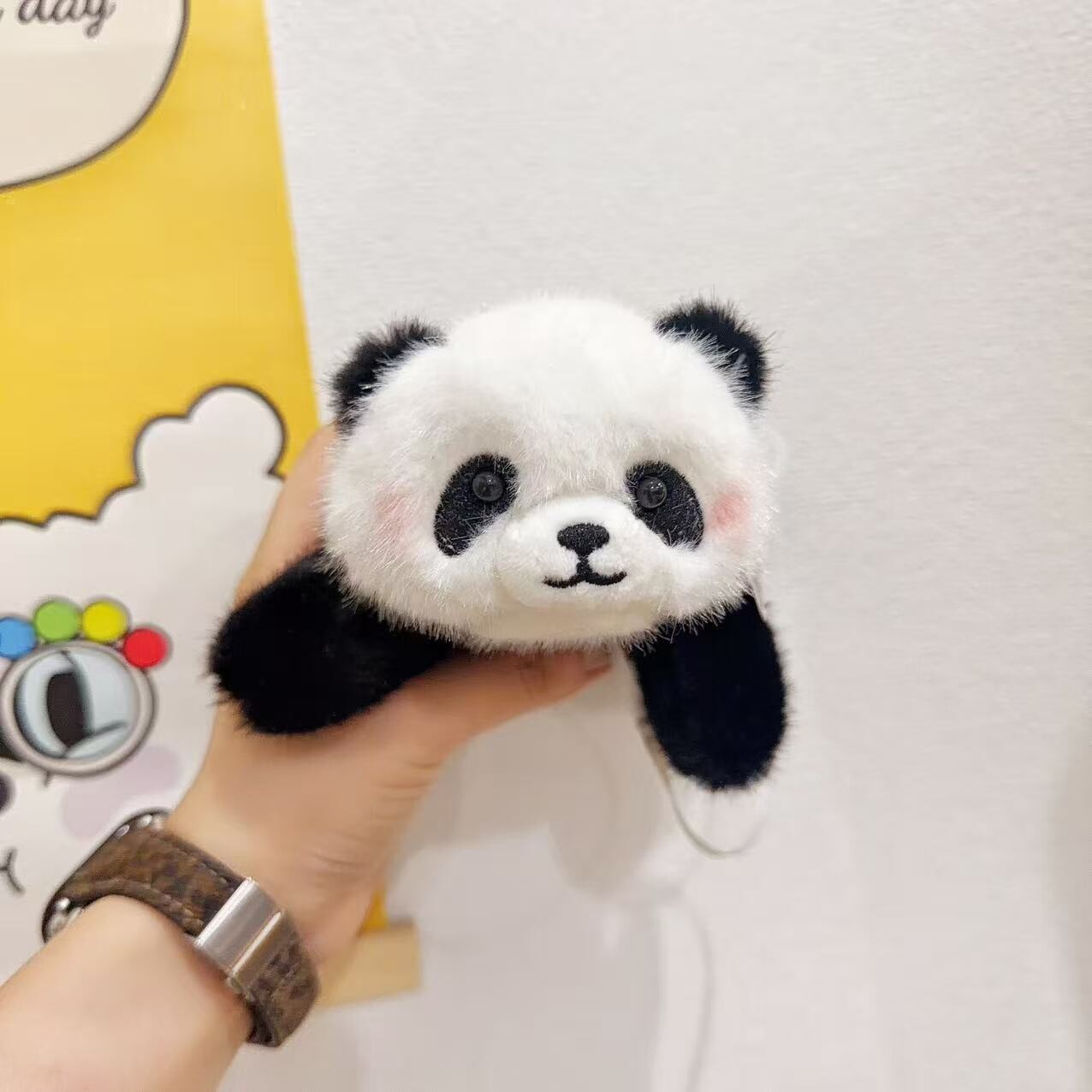 花花七仔毛绒公仔肩上强磁熊猫图片