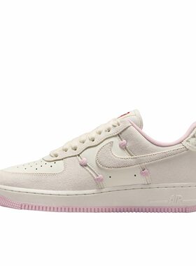 Nike Air Force 1 麂皮 Low Valentine’s Day 板鞋HV5992-111
