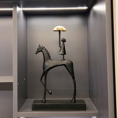 人物抽象艺术摆件金属玄关