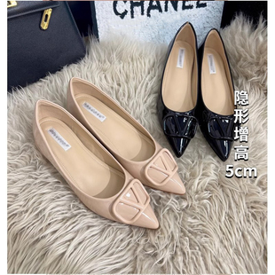 漫漫小个子裸色内增高单鞋法式尖头V扣软皮绝美不累脚平底单鞋女