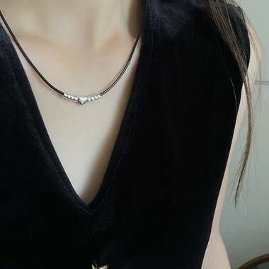S925纯银爱心黑绳抽拉项链简约百搭时尚叠戴气质锁骨链ins毛衣链
