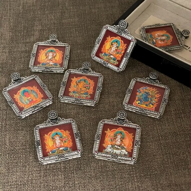 S925纯银八大守护红色唐卡佛像方牌吊坠藏式复古时尚重工高级