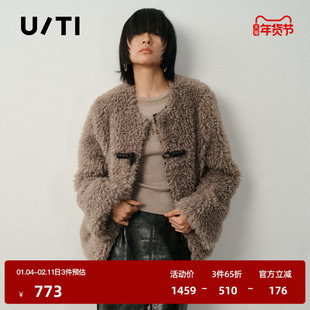 U/TI牛角扣卷毛短外套女设计感通勤短款毛绒上衣尤缇2025冬季新款