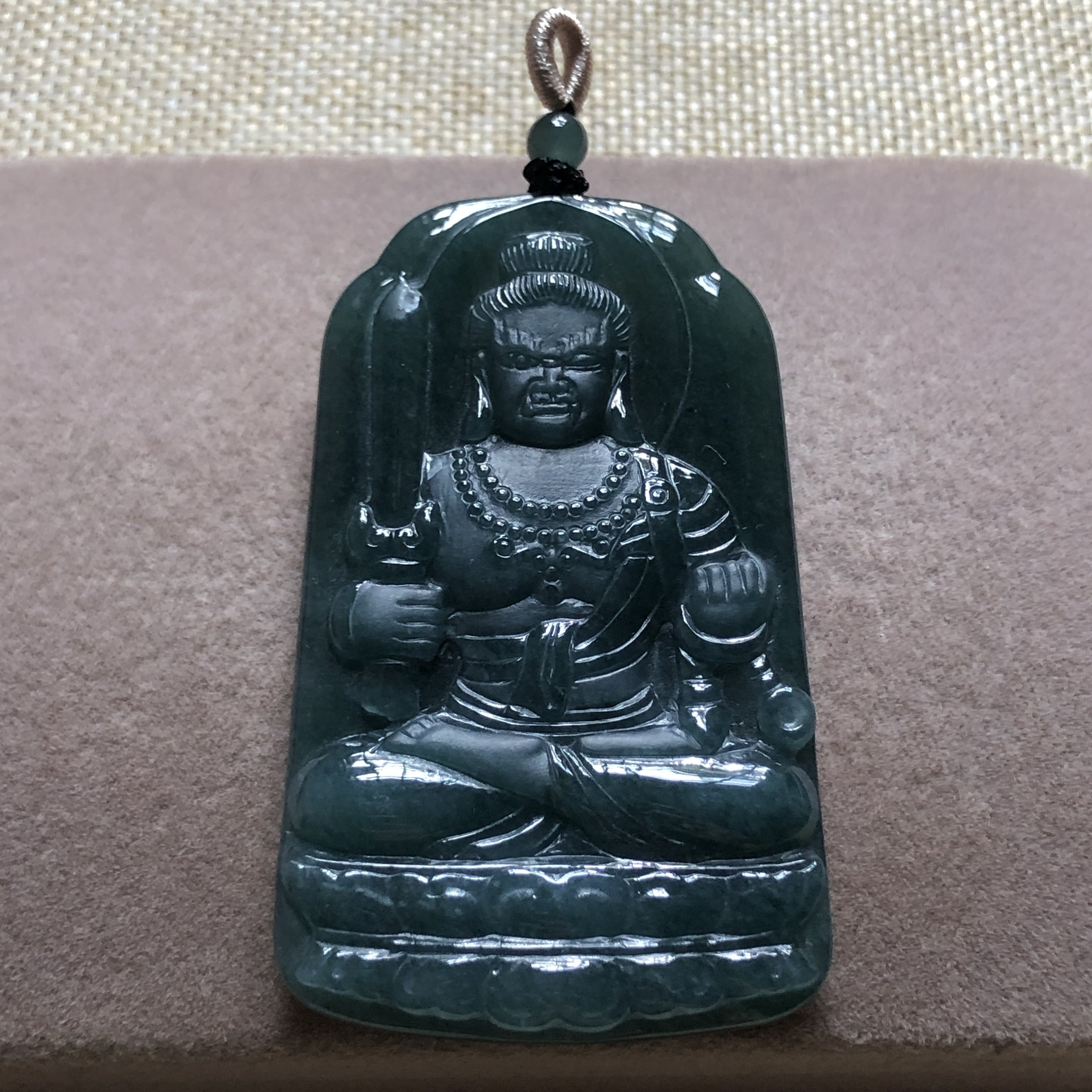 危地马拉玉石A货翡翠玉雕玉器文玩磨砂精雕不动明王玉牌挂件吊坠