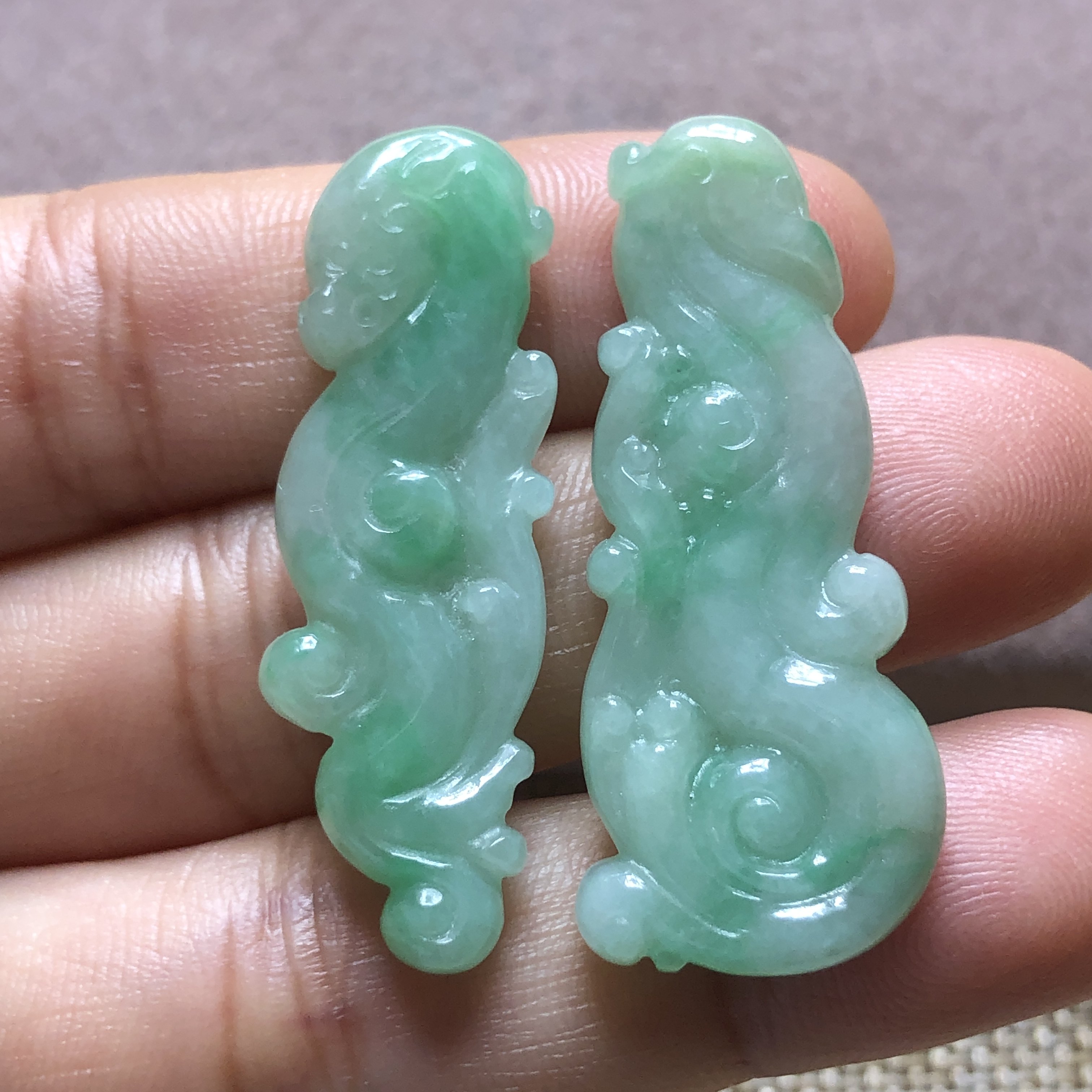 缅甸玉石A货翡翠玉雕玉器文玩满色阳绿精雕仿古龙凤玉佩挂件吊坠