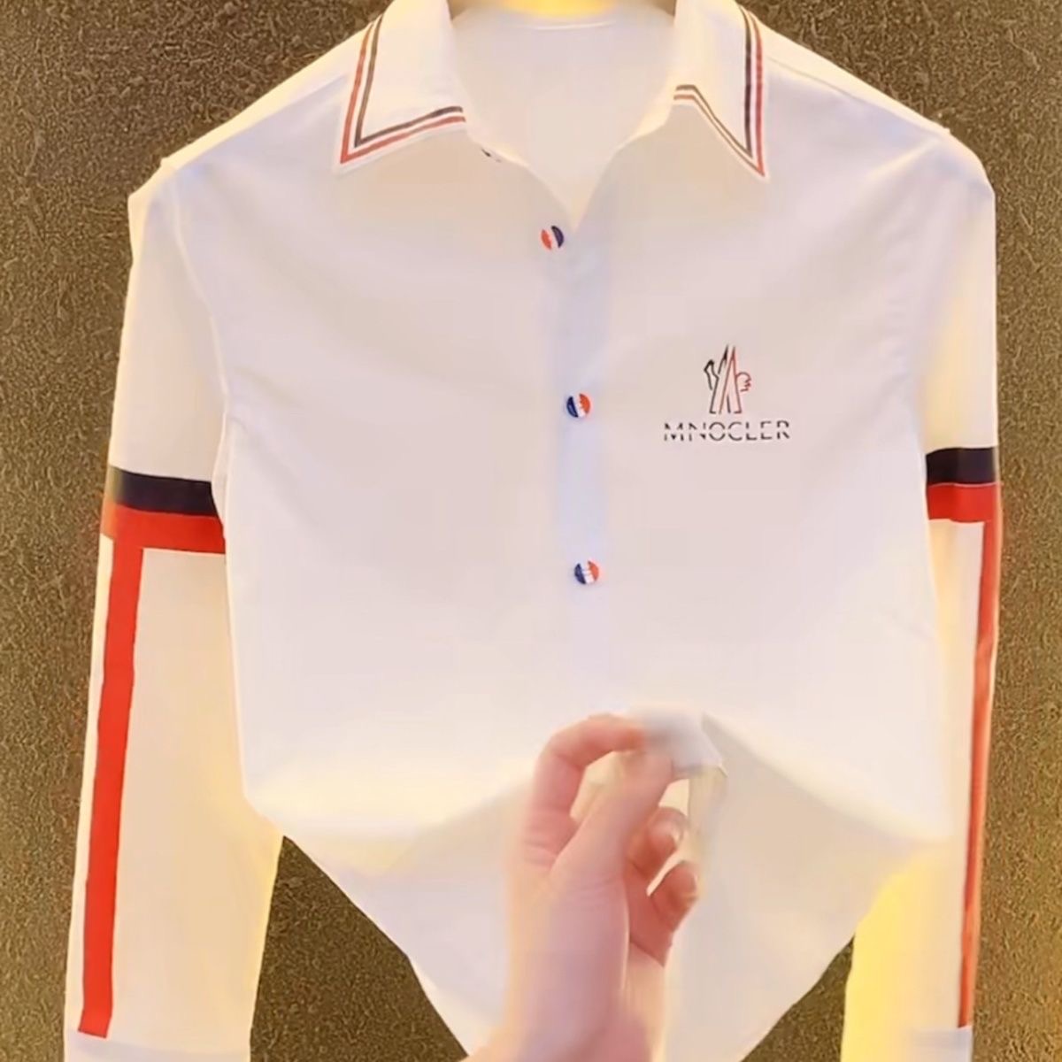 经典潮流户外时髦免烫设计款胸标独特轻奢定制钮扣老钱风免烫衬衫