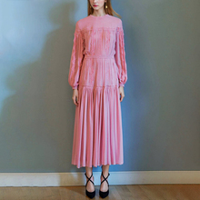 轻奢高级感复古优雅蕾丝粉色连衣裙女气质花边长裙修身裙子长袖春