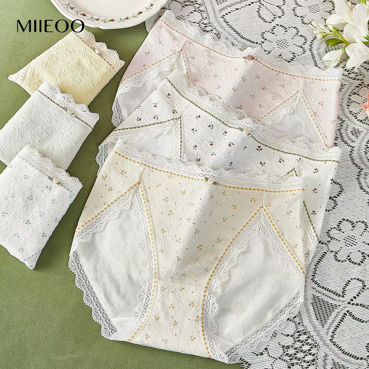 秘语内裤女秋冬新款无痕蕾丝边抗菌中腰泡泡棉碎花高开叉三角短裤,女士内衣/男士内衣/家居服,女三角裤,淘宝优惠券,粉丝福利购,淘宝优惠卷