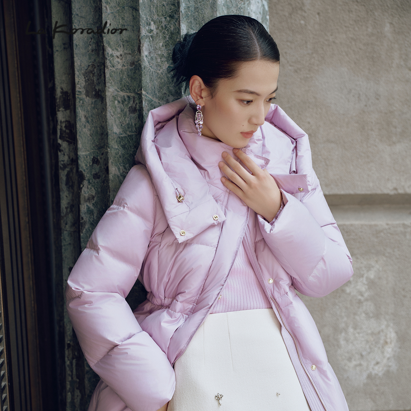 【商场同款】Lakoradior拉珂蒂优雅冬季新款时尚收腰连帽羽绒服