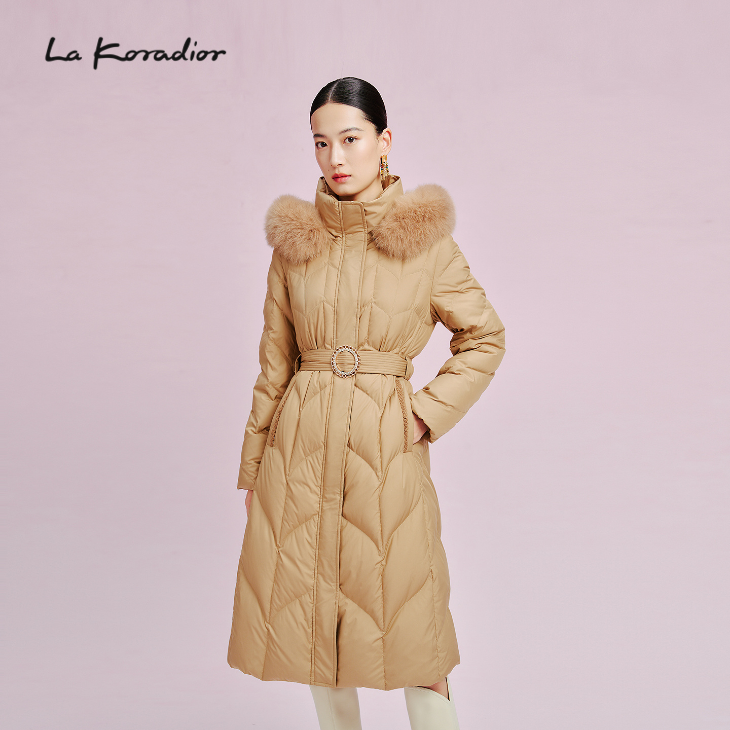 【商场同款】Lakoradior拉珂蒂女秋冬新款气质收腰狐狸毛领羽绒服