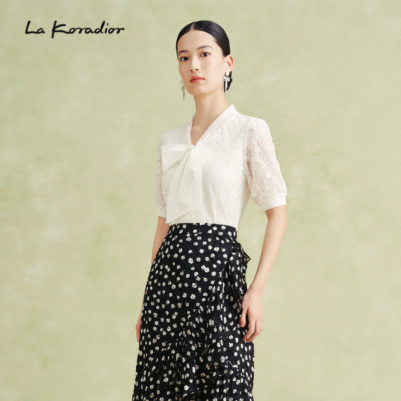 [商场同款]La Koradior拉珂蒂夏季法式钉珠高定蕾丝奢雅精致小衫
