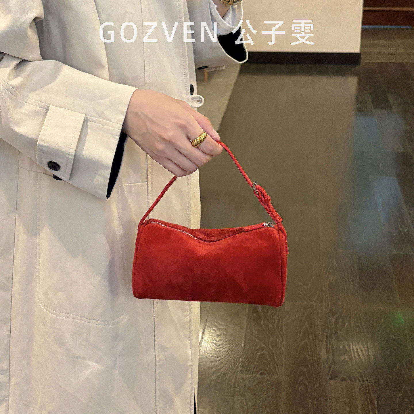 公子雯新款麂皮牛皮TR极简笔筒包图片
