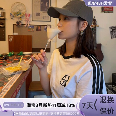 Adidas女子轻便透气舒适短袖T恤