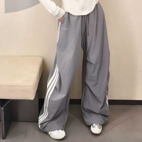 Adidas阿迪达斯女耐磨亲肤弯刀裤