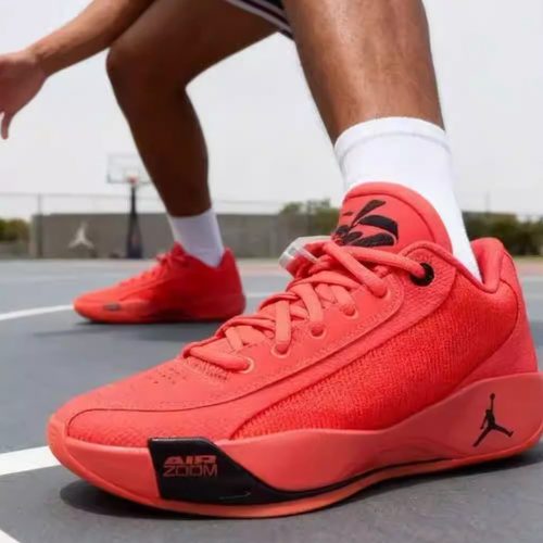 Nike耐克男实战训练耐磨篮球鞋