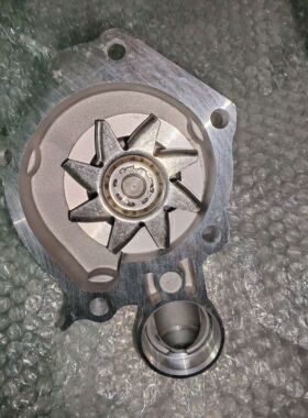 CS10发动机水泵总成全新原装4G63发动机型号水泵全新原装配件