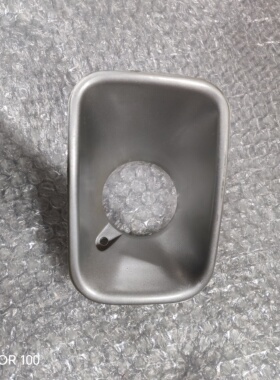 适用三菱V33前雾灯框猎豹黑金刚CFA6470前雾灯罩雾灯框架雾灯盖子