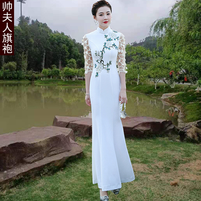 鱼尾走秀长旗袍白色刺绣礼服优雅