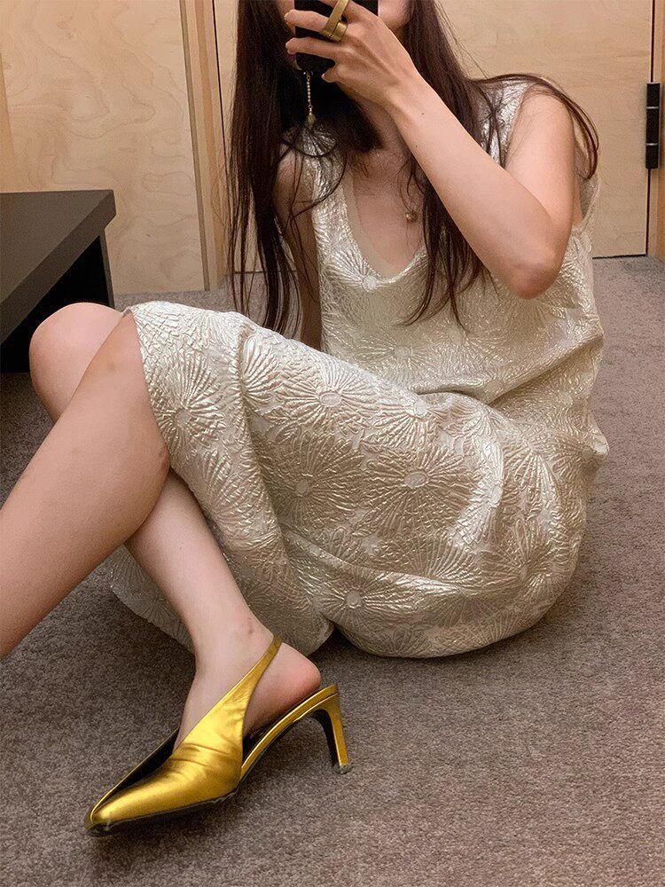 法式连衣裙气质名媛高端女神范高级感肌理感花朵千金吊带裙长裙潮