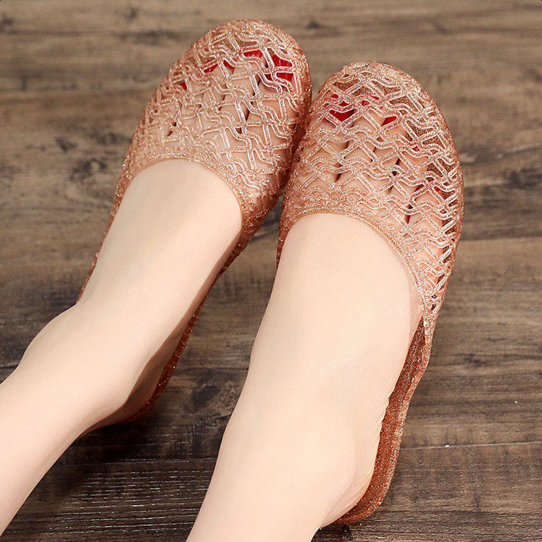 平底家居网鞋拖鞋女夏水晶包头洞洞鞋防滑浴室塑料包脚凉拖鞋沙滩在类目 女鞋, 拖鞋中 - 来自Buy2taobao.com提供专业的淘宝代购服务