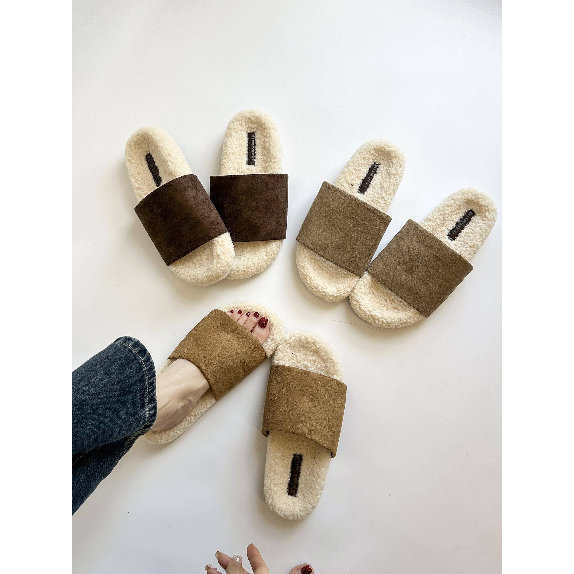 2025新款韩系简约搭毛毛拖鞋女百外穿秋冬覆古高级感超火厚底棉拖