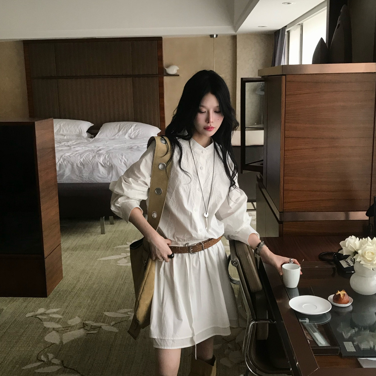 韩系清新小立领蕾丝泡泡袖连衣裙