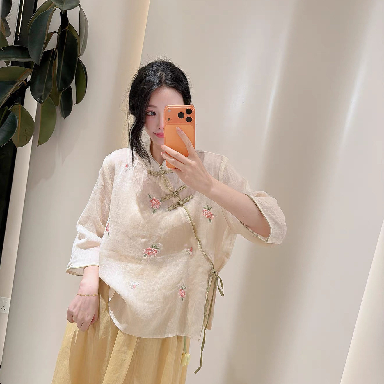 清冷仙气苎麻盘扣斜襟刺绣上衣
