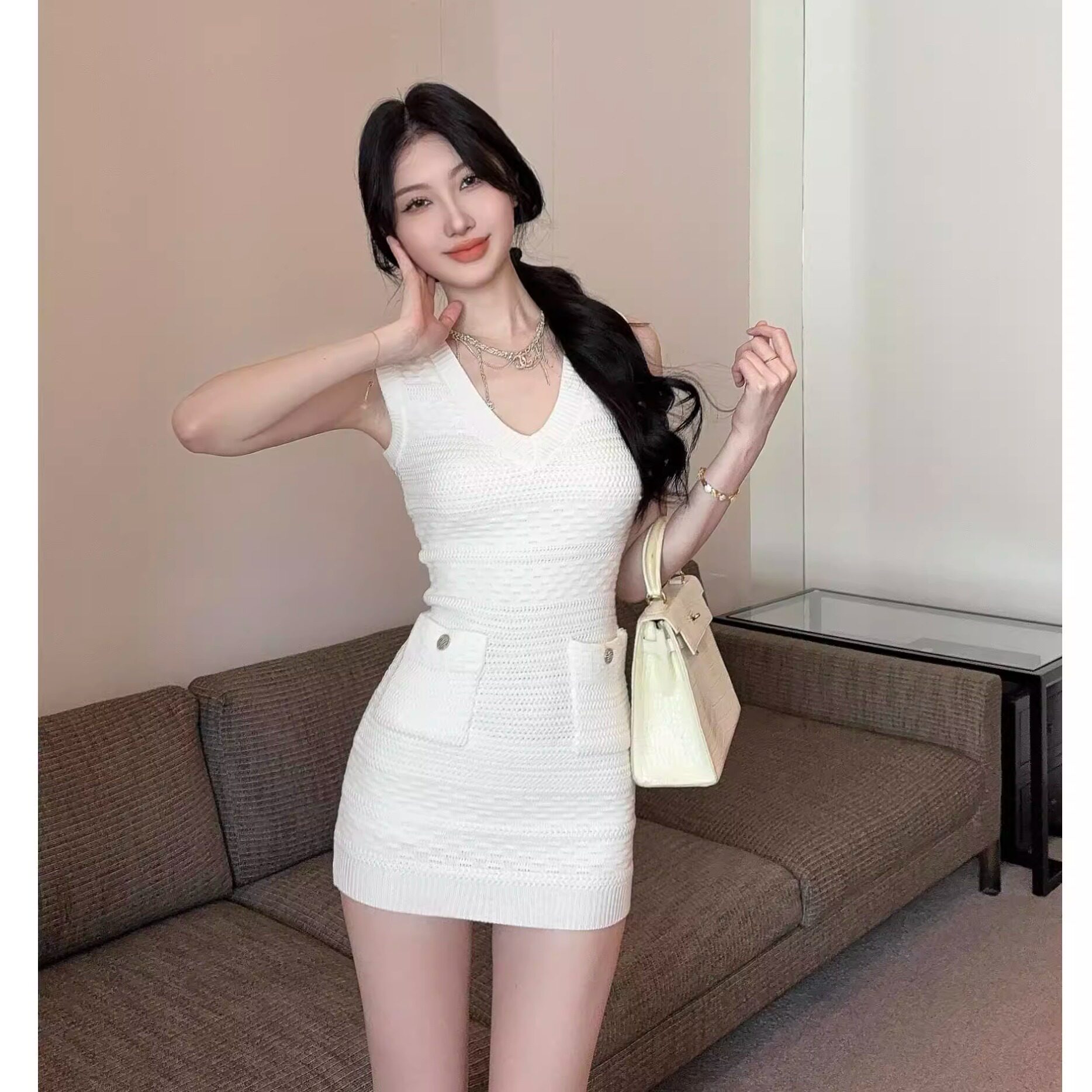 气质白色v领无袖背心连衣裙女