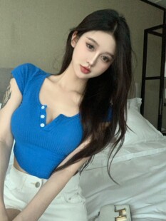 T恤露脐弧形春夏上衣女 纯欲辣妹斩天花板风弹力V领紧身打底短款