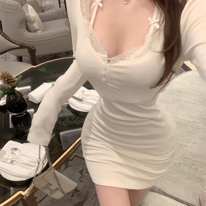 蕾丝花边挂脖长袖连衣裙女春季收腰紧身包臀短裙纯欲白色修身裙子