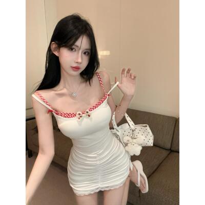 带胸垫假两件鱼骨吊带连衣裙辣