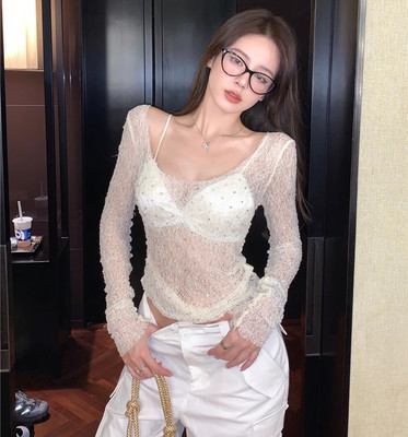 重工镶钻镂空u领长袖蕾丝T恤