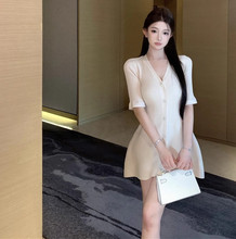 原版质量法式杏色针织短袖连衣裙气质开衫短裙v领显瘦收腰a字裙子